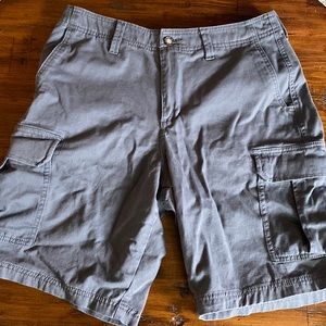 Men’s grey cargo shorts
